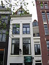 WLM - Minke Wagenaar - Liberty Hotel 002 - LIBERTY HOTEL SINGEL 5 1012 VC Amsterdam +31(0)20-6207307 www.hotelliberty.nl 0 4 kamers 9 bedden Rijksmonument 5148 Huis onder schilddak (in de kern XVIII of ouder) met gepleisterde gevel onder rechte lijst (XIX). 