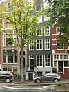 Pand met halsgevel met empire deurpartij