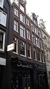 Pand met halsgevel