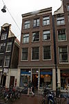 Pand met gevel onder rechte lijst