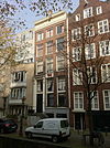 Pand met gevel onder rechte lijst
