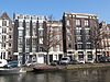 Pand met gevel onder rechte lijst