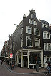 Hoekhuis met klokgevel