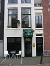 WLM - Minke Wagenaar - Liberty Hotel 003 - LIBERTY HOTEL SINGEL 5 1012 VC Amsterdam +31(0)20-6207307 www.hotelliberty.nl 0 4 kamers 9 bedden Rijksmonument 5148 Huis onder schilddak (in de kern XVIII of ouder) met gepleisterde gevel onder rechte lijst (XIX). 