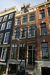Pand met gevel onder rechte lijst met dakkapel