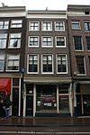 Pand met gevel onder rechte lijst