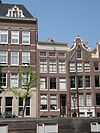 Pand met gevel onder rechte lijst
