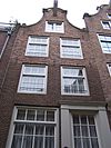 Amsterdam Eerste Laurierdwarsstraat 50 top -  Eerste Laurierdwarsstraat 50, top of the house
