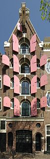 Pakhuis met puntgevel