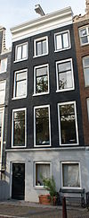 Pand met gevel onder rechte lijst