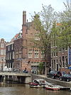Vredenburgh-Amsterdam3 -  Huize Vredenburgh, Vredenburgersteeg 1 Amsterdam. Panden deels uit de 15e en 16e eeuw, aanbouw uit 1890 van architect A.C. Bleijs 