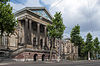 Artis Aquarium 2 -  Artis, Amsterdam. Aquarium-gebouw in 1881 opgetrokken in classicistisch-maniÃ«ristische trant met zij- en middenpaviljoens, de laatste geaccentueerd door een tempelfront en een afgeronde, door een koepel gedekt uiteinde. 