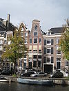 Pand met klokgevel