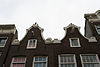 Pand met ingezwenkte halsgevel