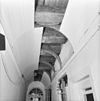 Interieur begane grond gang naar het noorden - Amsterdam - 20011481 - RCE -  West Indisch Pakhuis: interieur begane grond gang naar het noorden 