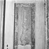Vrijgelegde beschildering en marmerimitatie op detail rechter kastdeur van de 17e eeuwse kastenwand in kamer B sacristie - Amsterdam - 20012241 - RCE -  Oude Kerk: vrijgelegde beschildering en marmerimitatie op detail rechter kastdeur van de 17e eeuwse kastenwand in kamer B sacristie 