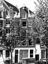 Pand met halsgevel