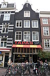 Pand met klokgevel