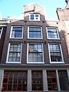 Pand met halsgevel
