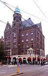 Indust4 -  Gebouw Industria, Dam, Amsterdam (Foeke Kuipers, 1913). Het originele bestand staat hier en wordt hier gebruikt. 