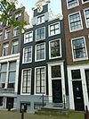 Pand met halsgevel