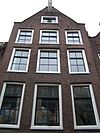 Amsterdam Eerste Laurierdwarsstraat 23 top -  Eerste Laurierdwarsstraat 23, top of the house