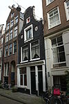 Pand met klokgevel