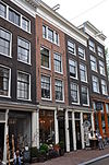 Pand met gevel onder rechte lijst