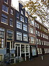 Pand met halsgevel