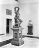 Interieur, beeld in museumzaal