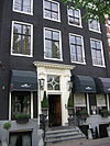 WLM - Minke Wagenaar - Toren Hotel 003 - TOREN HOTEL KEIZERSGRACHT 146+164 1015 CZ Amsterdam +31(0)20-6226352 www.toren.nl 38 kamers 77 bedden Keizersgracht 164 Rijksmonument 2512 Vierraamshuis onder rechte lijst met consoles (XVIIId/plm 1800), met gesneden deuromlijsting en stoephekken uit dezelfde tijd. 