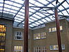 WLM - Minke Wagenaar - 07-02-10 Het Sieraad 006 - Amsterdam: Het Sieraad Vierde Ambachtsschool (1923), voormalige Edelsmedenschool architect: A.J. Westerman, Publieke Werken Rijksmonument sinds 2002 Overkapping binnenplaats (2006) architect: Eric Paardekooper, OIII architecten Stadsdeel De Baarsjes, Postjesweg 1 (ChassÃ©buurt) Woningcorporatie Ymere 