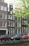 Pand met halsgevel