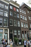 Pand met gevel onder rechte lijst