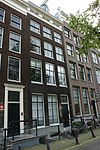 Pand met gevel onder rechte lijst met dakkapel