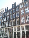 Pand met halsgevel