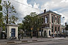 Artis Bevolkingsregister-2967 -  Artis, Amsterdam. In 1868 door de architect G.B. Salm in eclectische stijl in opdracht van Natura Artis Magistra ontworpen KANTOORGEBOUW(2), de zogenaamde 'Ledenlokalen' en hoofdgebouw van Artis-complex. In latere tijd deed het gebouw dienst als zoÃ¶logisch museum. Het gebouw bevindt zich in de ZW-hoek van het Artiscomplex, gelegen aan het kruispunt Plantage Kerklaan en Plantage Middenlaan. Van 1941 tot 1968 was het gebouw in gebruik als bevolkingsregister; bij de aanslag door de verzetsgroep …