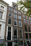 Pand met halsgevel