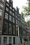 Pand met halsgevel