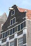 1154 Amsterdam, Geldersekade 107 Lisenengevel.JPG