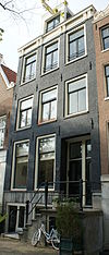 Pand met halsgevel
