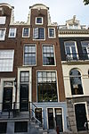 Pand met halsgevel