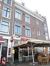 Prins Hendrikkade 97a, Amsterdam -  Building at a corner.  Pand met rechte kroonlijst op hoek. 
