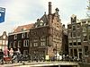 Vredenburgh-Amsterdam8 -  Huize Vredenburgh, Vredenburgersteeg 1 Amsterdam. Panden deels uit de 15e en 16e eeuw, aanbouw uit 1890 van architect A.C. Bleijs 