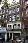 Pand met gevel onder rechte lijst met dakkapel