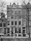 Overzicht voorgevel - Amsterdam - 20017279 - RCE -  Gevel: Overzicht voorgevel (opmerking: In: Buiten ; 17(1923), nr. 24, p. 288) 
