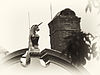 WLM - M.arjon - Middenbeemster Middenweg 196 (1) - Detail stelphoeve. De middenpartij van de voorgevel is een variant van de Amsterdamse Vingboonsstijl, bekroond met o.a. het beeld van een eenhoorn en versierd met gebeeldhouwde gevelornamenten en een cartouche met 1682. 