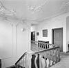 INTERIEUR, EERSTE VERDIEPING, TRAPPENHUIS, GANG - Beverwijk - 20299095 - RCE -  Hofstede van Jan Bicker: INTERIEUR, EERSTE VERDIEPING, TRAPPENHUIS, GANG 
