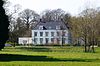 Bloemendaal-wildhoef-kennemerweg - Wildhoef, Kennemerweg 32, Bloemendaal. In 1784 heeft de Haarlemse koopman Willem Philip Kops de hofstede gekocht en voegde daarbij een bos, boerderij, en theekoepel. 