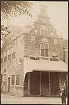 Voorgevel en zijgevel links - Enkhuizen - 20329050 - RCE -  Waag: Voorgevel en zijgevel links (opmerking: Stempel: Photografisch Artistisch Vennootschap Frohn & Comp. Enkhuizen) 